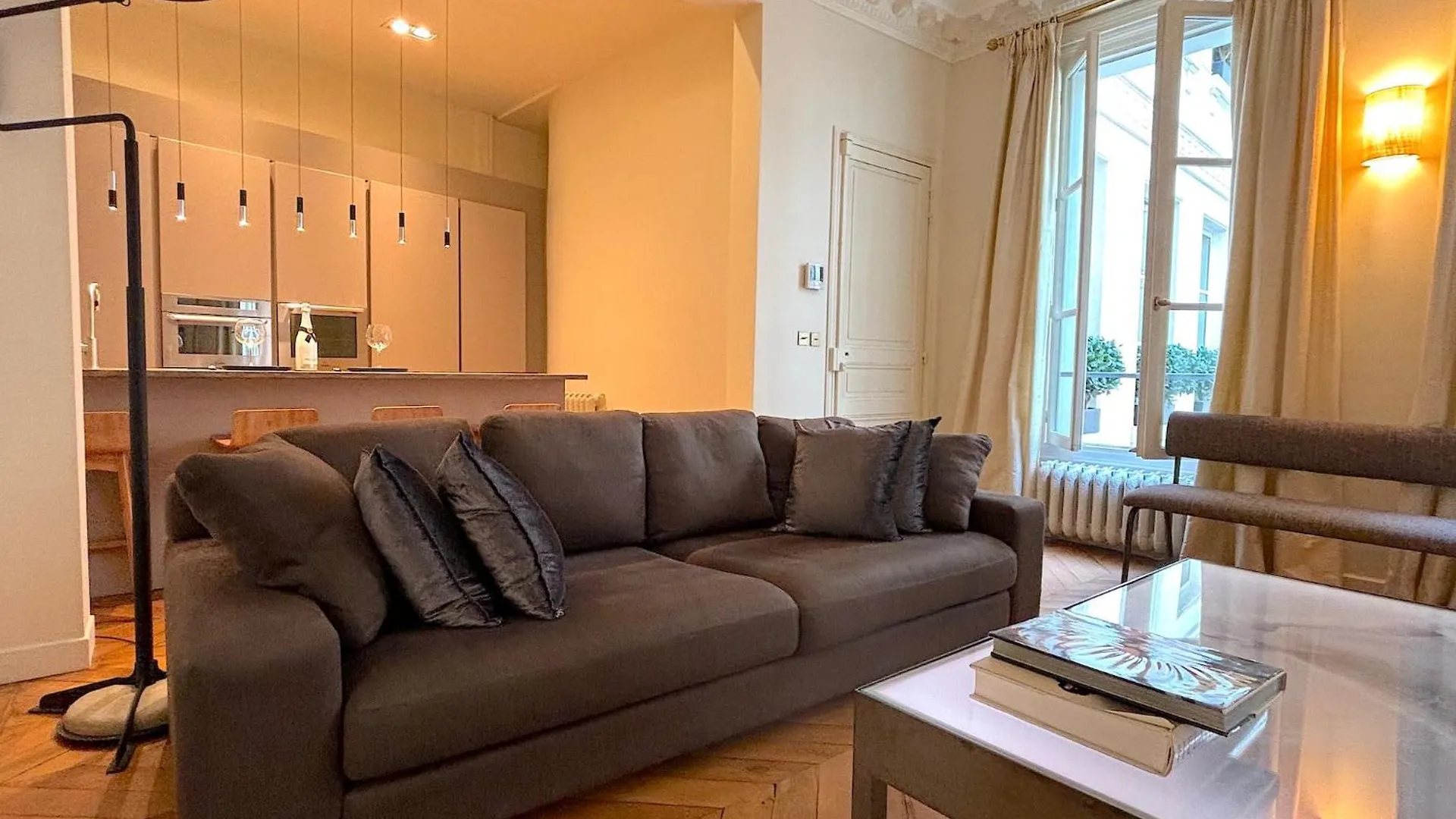 L'Appartement Honore Paris
